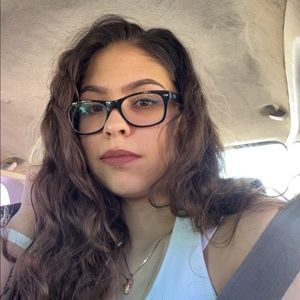 Meet your Posher, Angelica